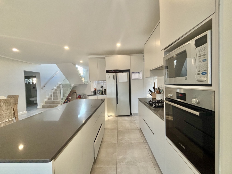 4 Bedroom Property for Sale in Sandown Western Cape